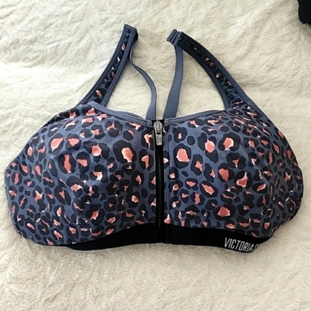 VS knockout sports bra-36C like new!